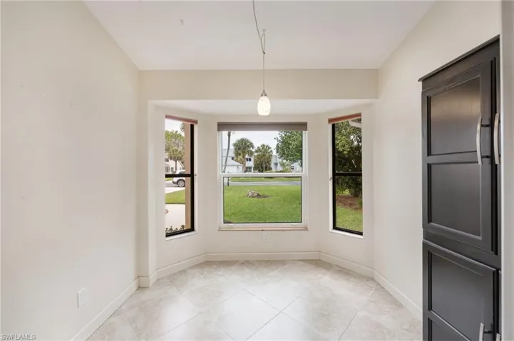 1324  Monarch  CIR, Naples, FL 34116