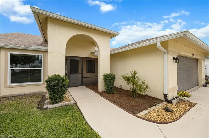 1324  Monarch  CIR, Naples, FL 34116
