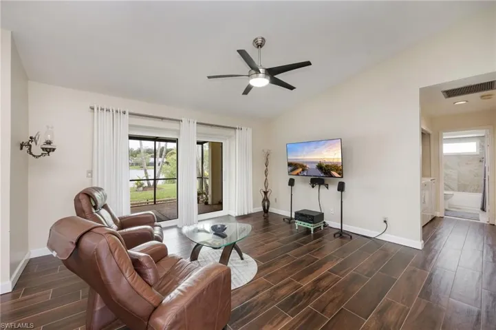 1324  Monarch  CIR, Naples, FL 34116