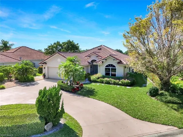 Circular Driveway fits several cars