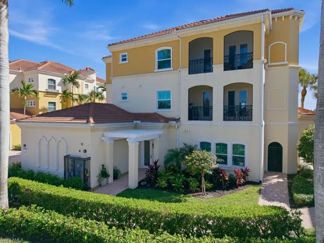 1446 Borghese Ln 201, Naples, Florida 34114