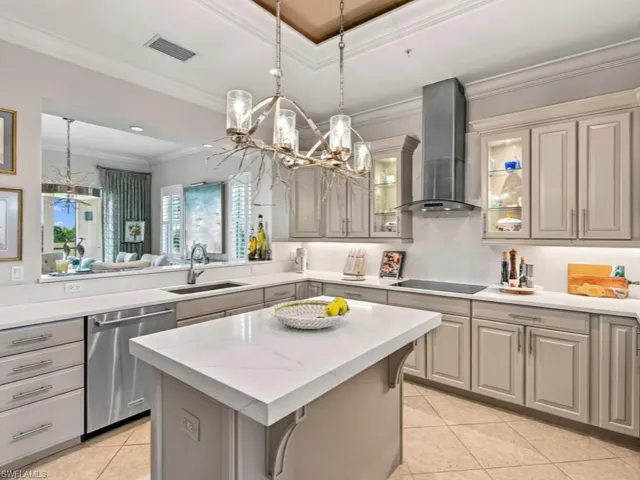 1446 Borghese Ln 201, Naples, Florida 34114