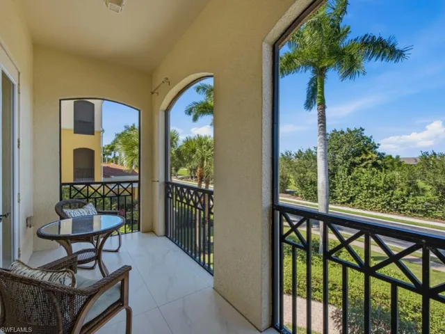 1446 Borghese Ln 201, Naples, Florida 34114