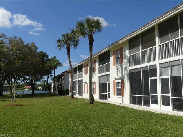 REAR ELEVATION/LAKE