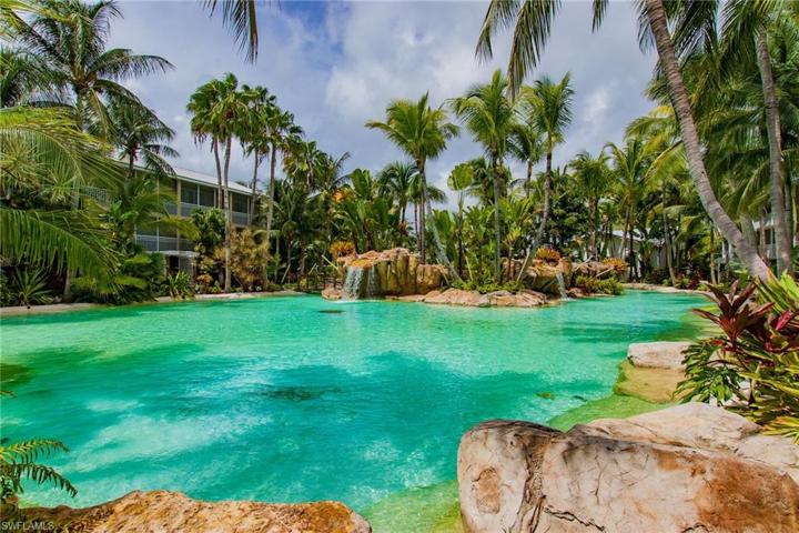 Luxury Lagoon