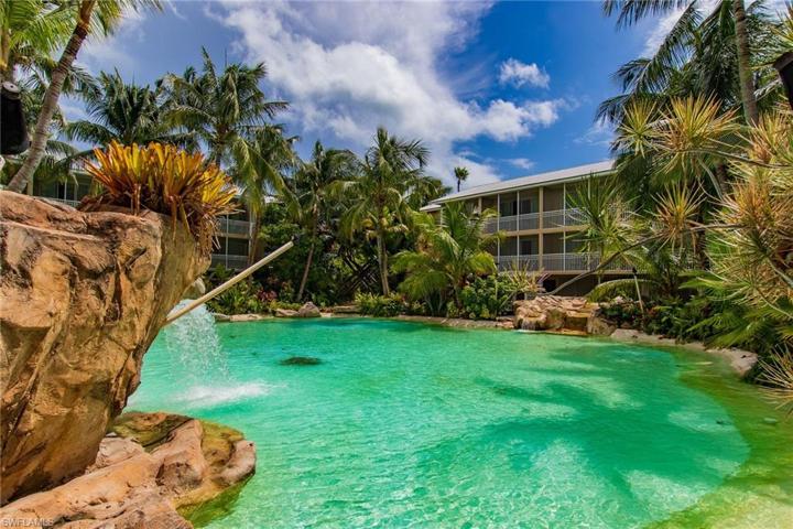 Luxury Lagoon
