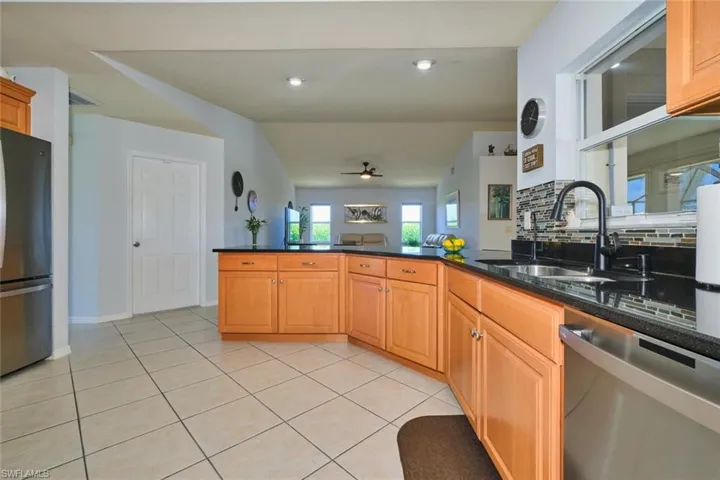 844 Ne 6th Ave, Cape Coral, Florida 33909