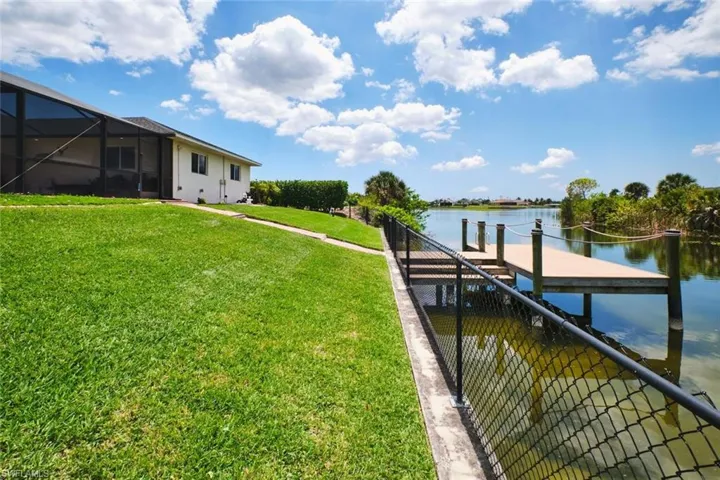844 Ne 6th Ave, Cape Coral, Florida 33909