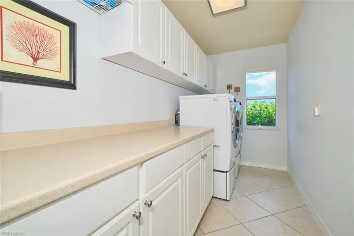 844 Ne 6th Ave, Cape Coral, Florida 33909