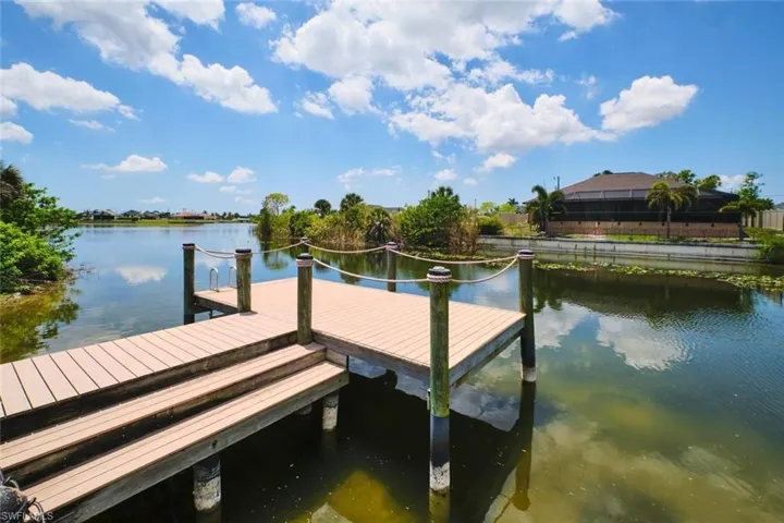 844 Ne 6th Ave, Cape Coral, Florida 33909