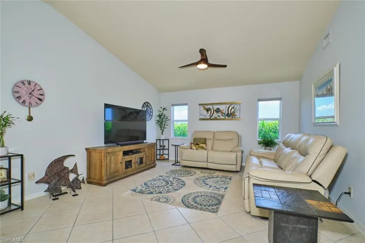 844 Ne 6th Ave, Cape Coral, Florida 33909