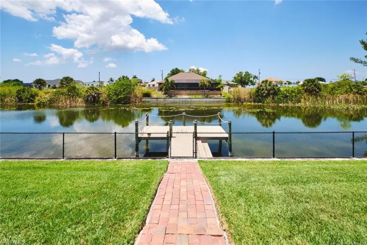 844 Ne 6th Ave, Cape Coral, Florida 33909