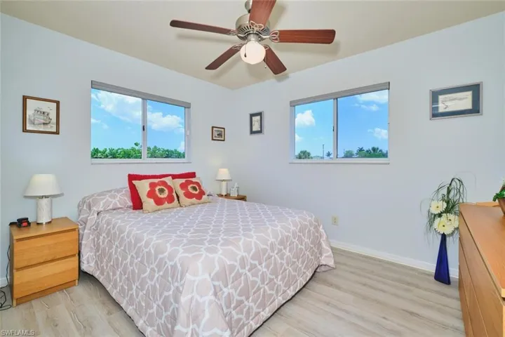 844 Ne 6th Ave, Cape Coral, Florida 33909