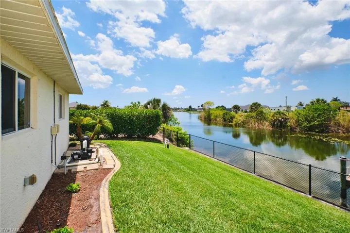 844 Ne 6th Ave, Cape Coral, Florida 33909
