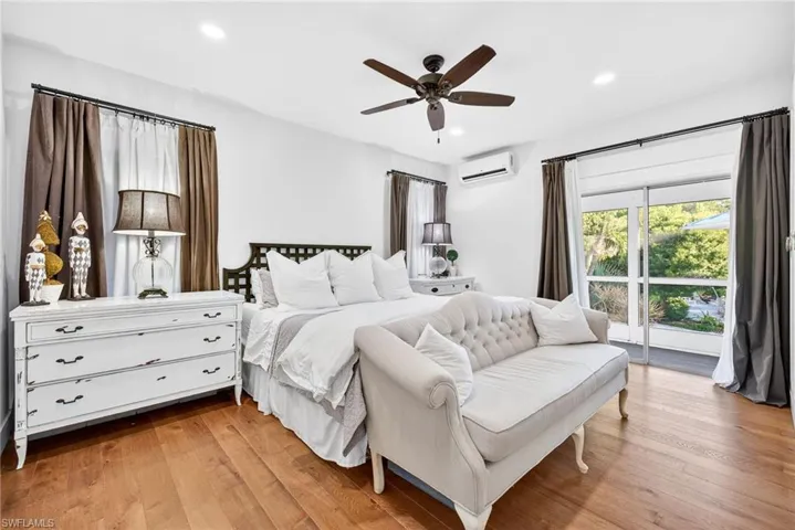 Private screened balcony walk-out