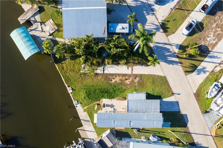 3875  Phoenix  DR, ST. JAMES CITY, FL 33956