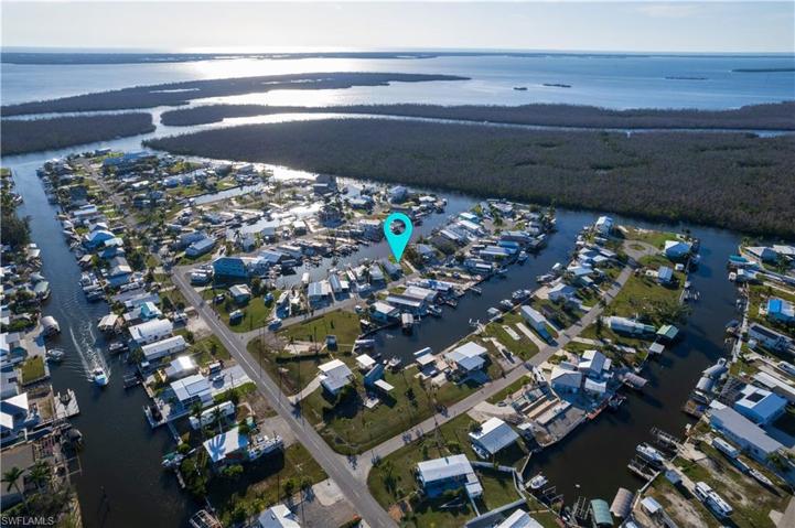 3875  Phoenix  DR, ST. JAMES CITY, FL 33956