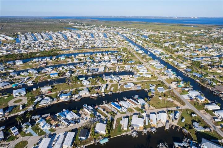 3875  Phoenix  DR, ST. JAMES CITY, FL 33956