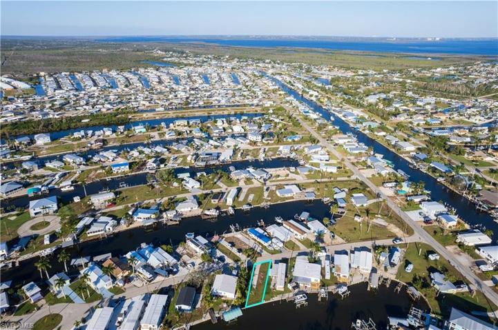 3875  Phoenix  DR, ST. JAMES CITY, FL 33956