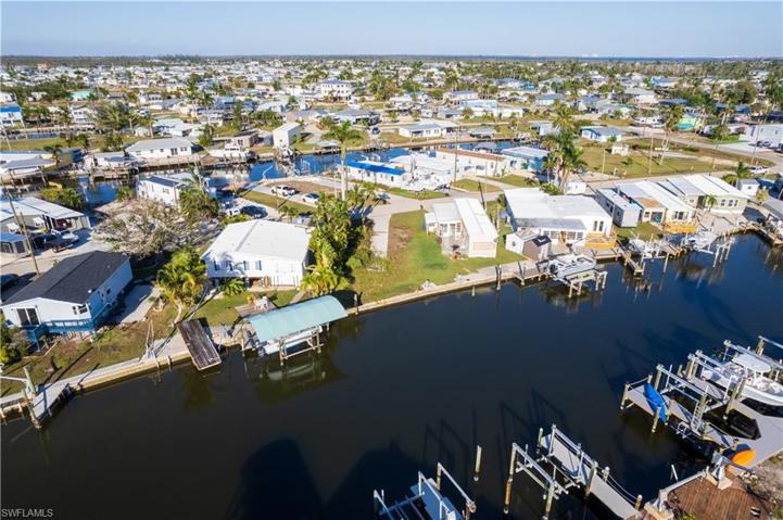 3875  Phoenix  DR, ST. JAMES CITY, FL 33956