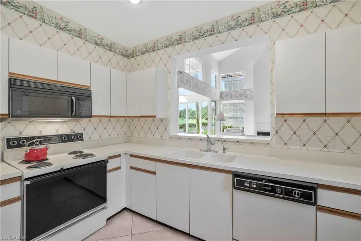 187  AMBLEWOOD  LN, Naples, FL 34105