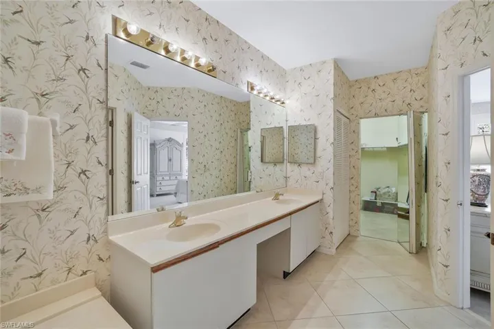 187  AMBLEWOOD  LN, Naples, FL 34105
