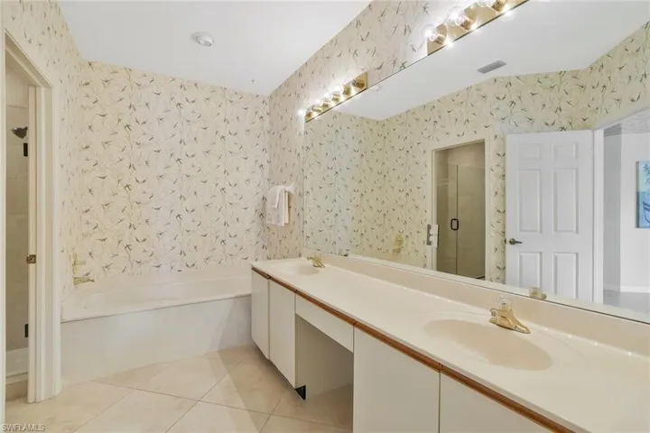 187  AMBLEWOOD  LN, Naples, FL 34105