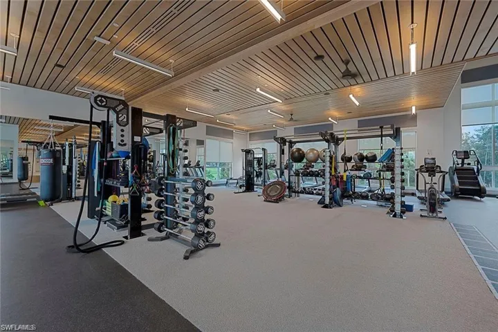 187  AMBLEWOOD  LN, Naples, FL 34105