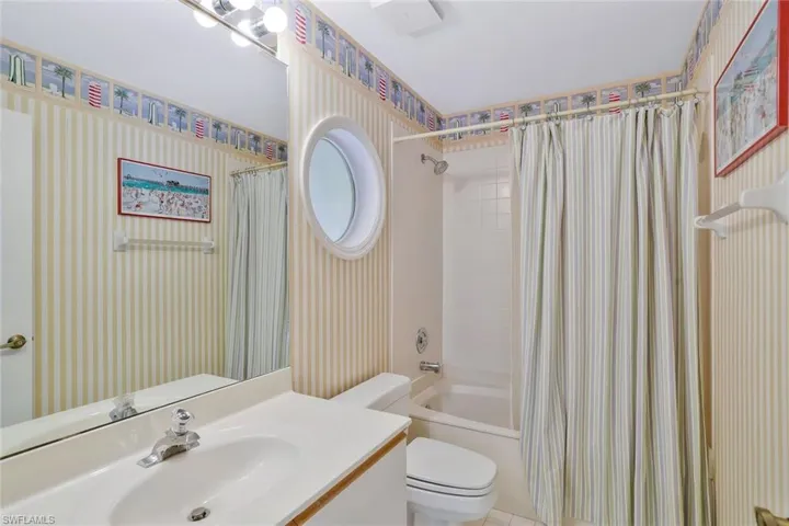 187  AMBLEWOOD  LN, Naples, FL 34105