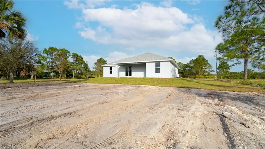 1103  Pine  AVE, Lehigh Acres, FL 33972