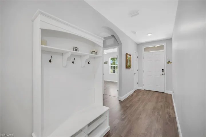 777  Twinning  ST, Naples, FL 34104