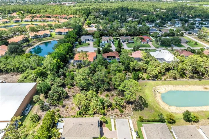 777  Twinning  ST, Naples, FL 34104