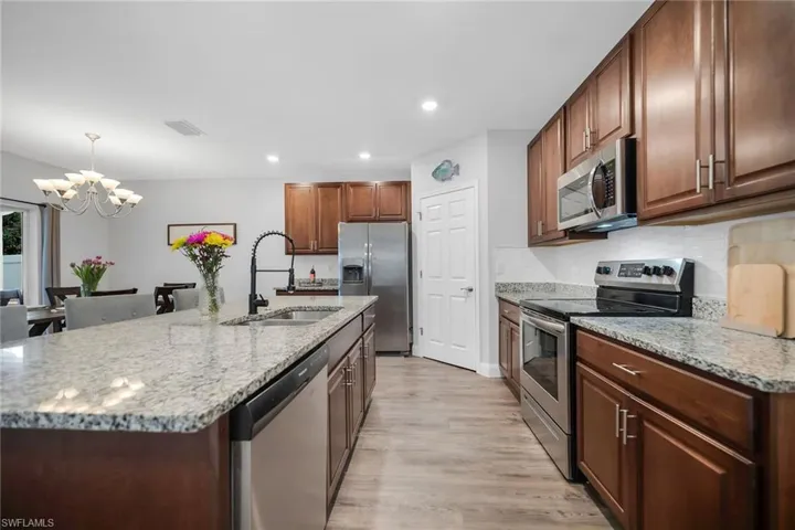 777  Twinning  ST, Naples, FL 34104