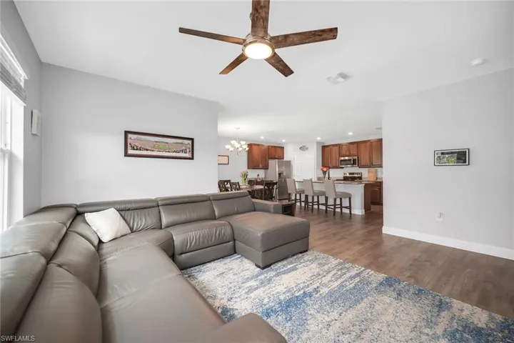 777  Twinning  ST, Naples, FL 34104
