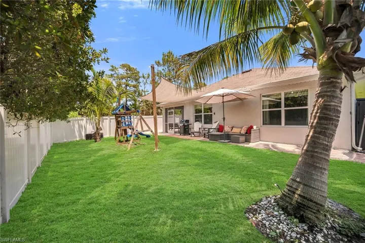 777  Twinning  ST, Naples, FL 34104