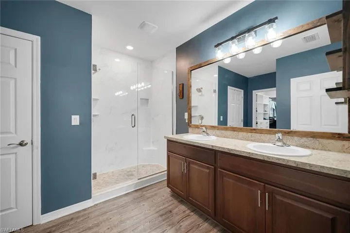 777  Twinning  ST, Naples, FL 34104