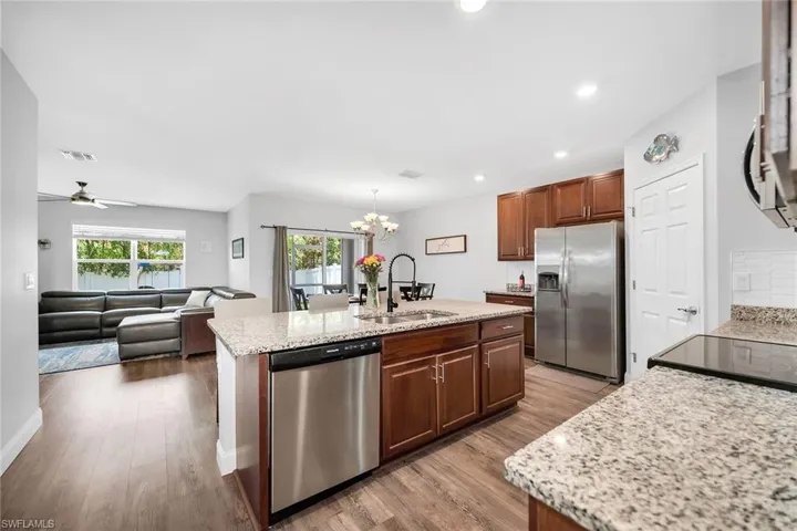 777  Twinning  ST, Naples, FL 34104