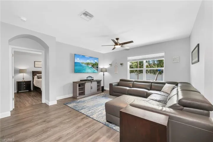 777  Twinning  ST, Naples, FL 34104