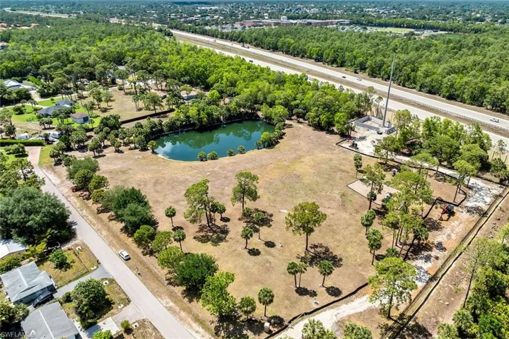 777  Twinning  ST, Naples, FL 34104