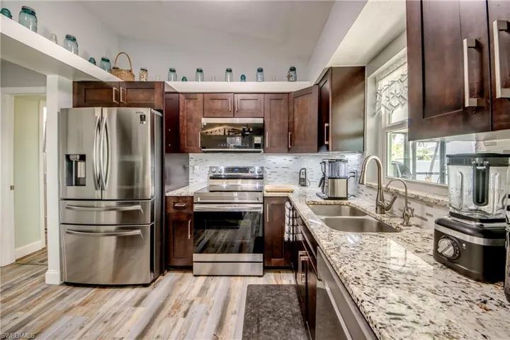 4425 SW 14th  PL, Cape Coral, FL 33914