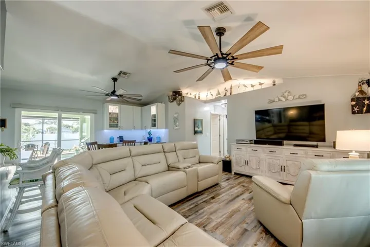 4425 SW 14th  PL, Cape Coral, FL 33914