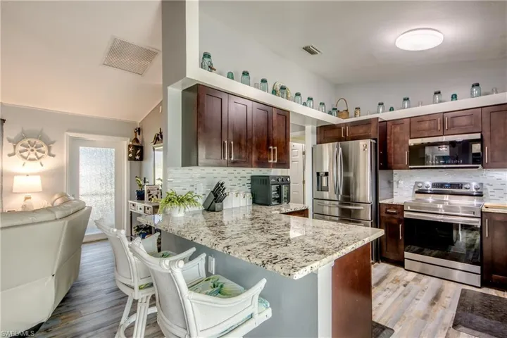 4425 SW 14th  PL, Cape Coral, FL 33914