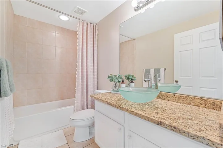 10020 Maddox Ln 213, Bonita Springs, Florida 34135