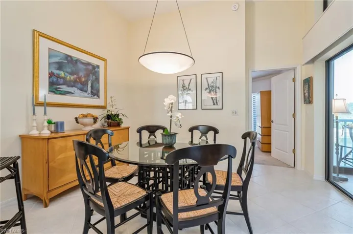 7048  Pelican Bay  BLVD, Naples, FL 34108