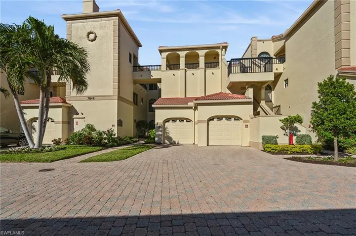 7048  Pelican Bay  BLVD, Naples, FL 34108