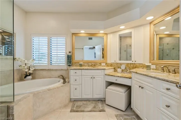 7048  Pelican Bay  BLVD, Naples, FL 34108