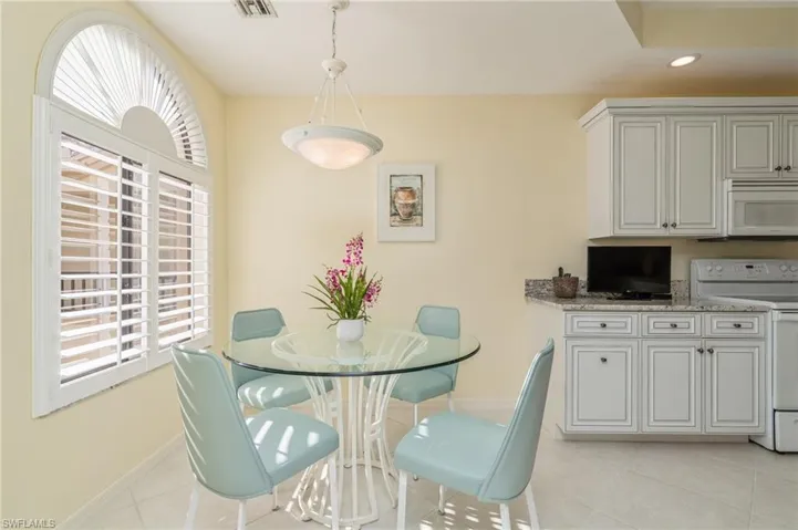 7048  Pelican Bay  BLVD, Naples, FL 34108