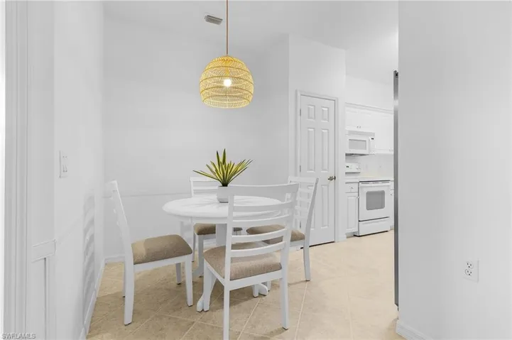 Eat-in kitchen nook.