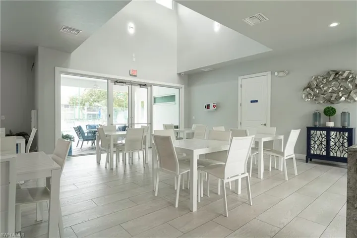 Wilshire Lakes Clubhouse