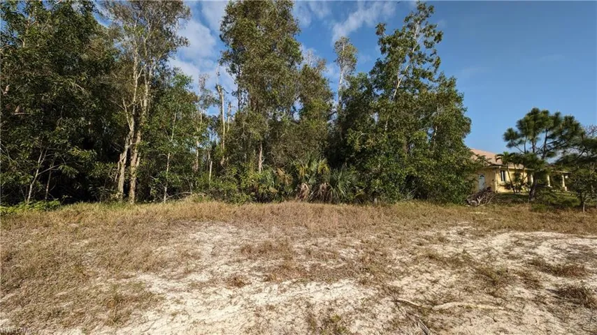 422 Juneau DR, LEHIGH ACRES FL 33974